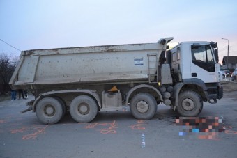 Teherautóval zúzták szét egy fóti nő lábát