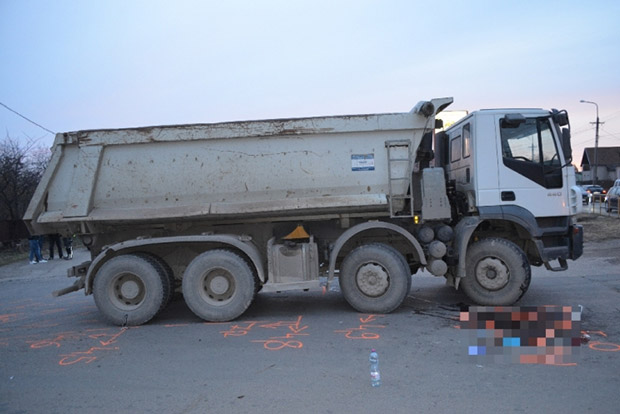 Teherautóval zúzták szét egy fóti nő lábát