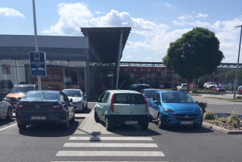 Barcikán csúcsra pörgették a bunkó parkolást