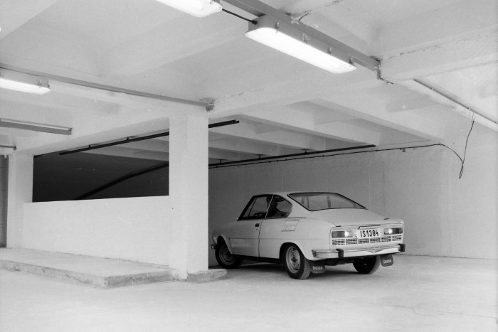 Kinőtt garázsok, szűkülő parkolók 6 Kinőtt garázsok, szűkülő parkolók 6