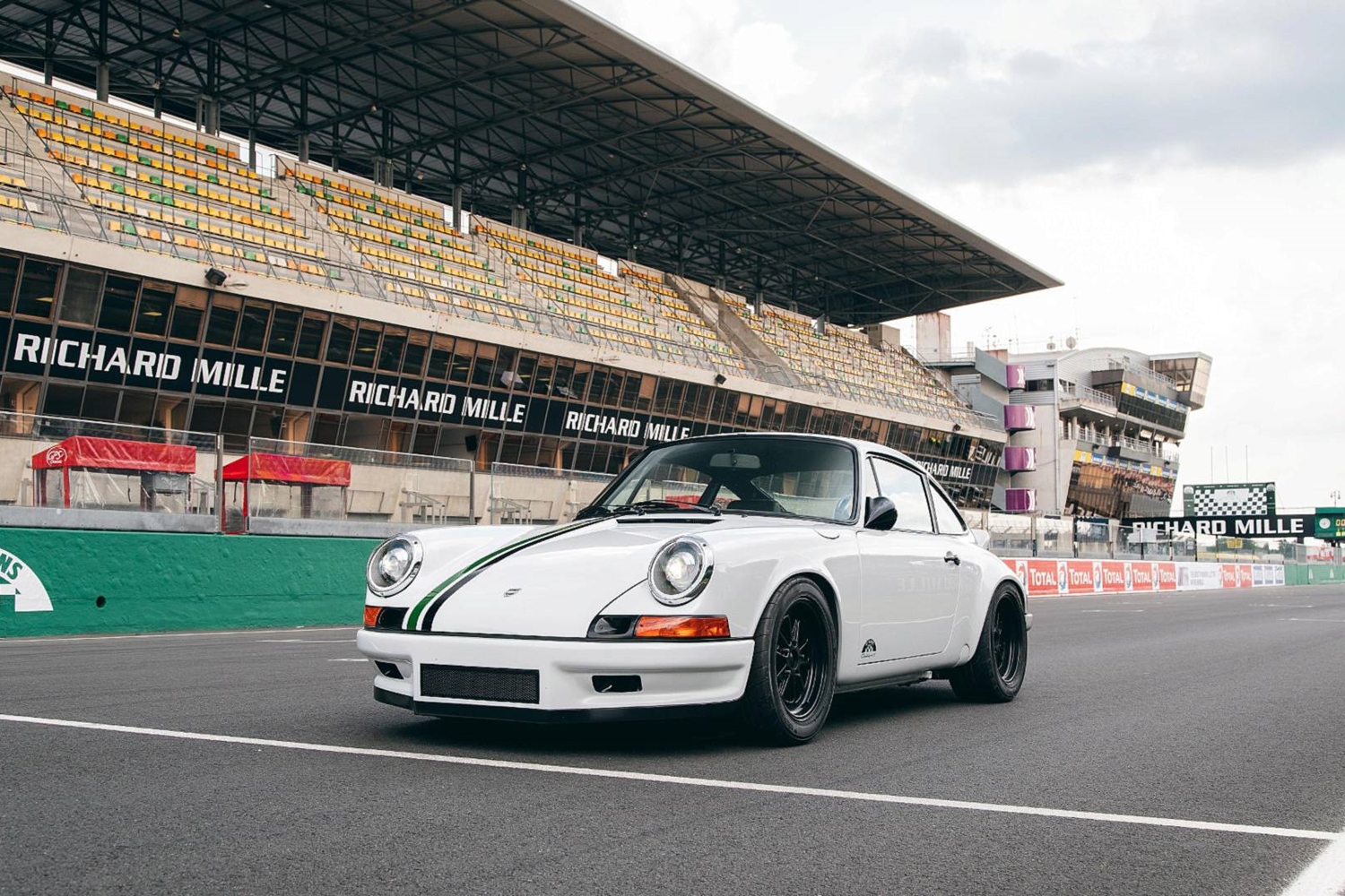 Merülj el a retróban ezzel az újjászületett Porsche 911-essel 4
