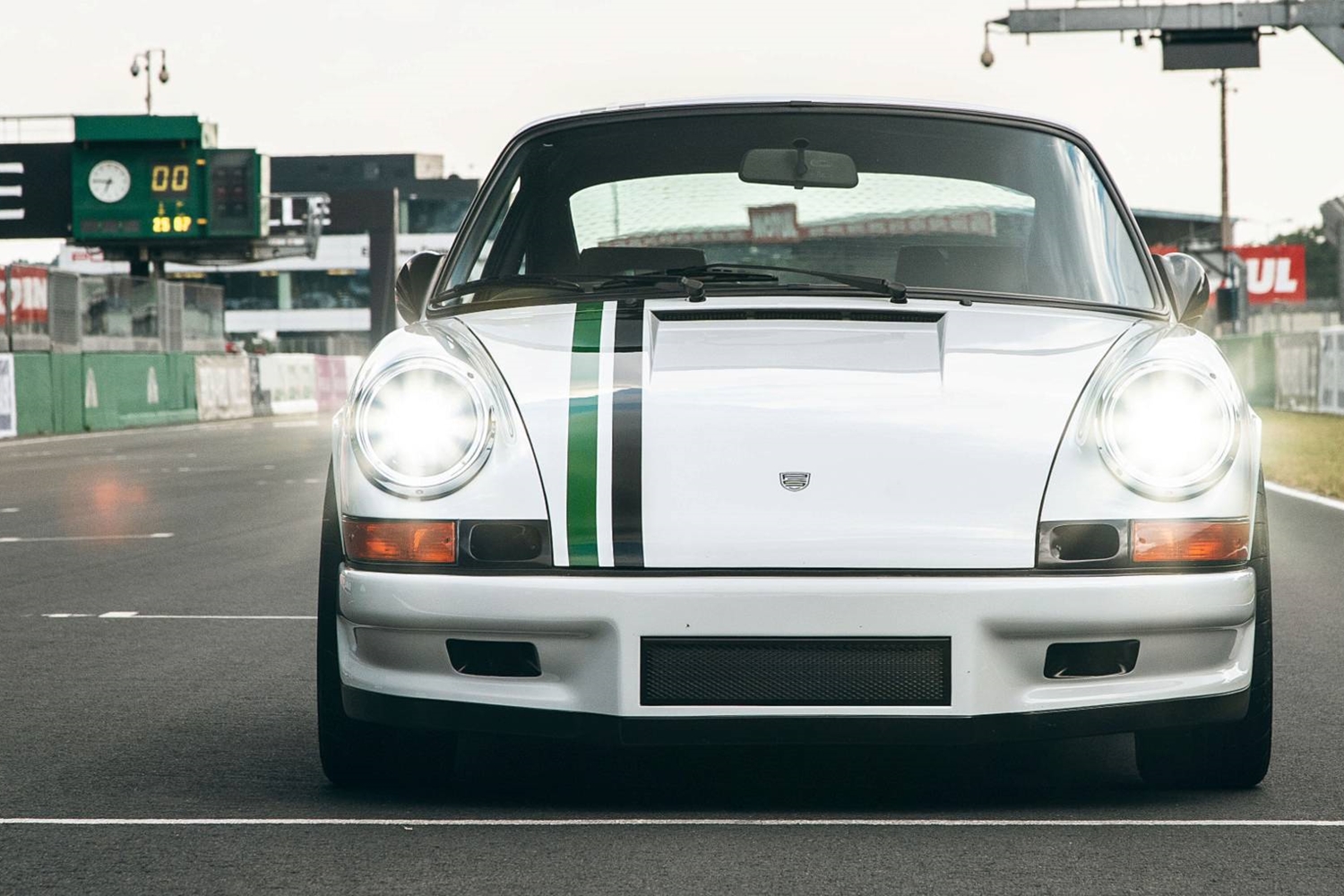 Merülj el a retróban ezzel az újjászületett Porsche 911-essel 5