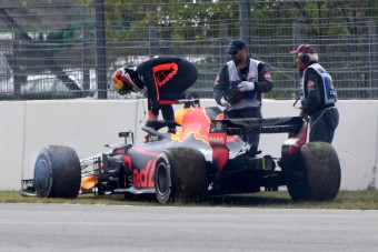 F1: A Renault szívatja a Red Bullt?