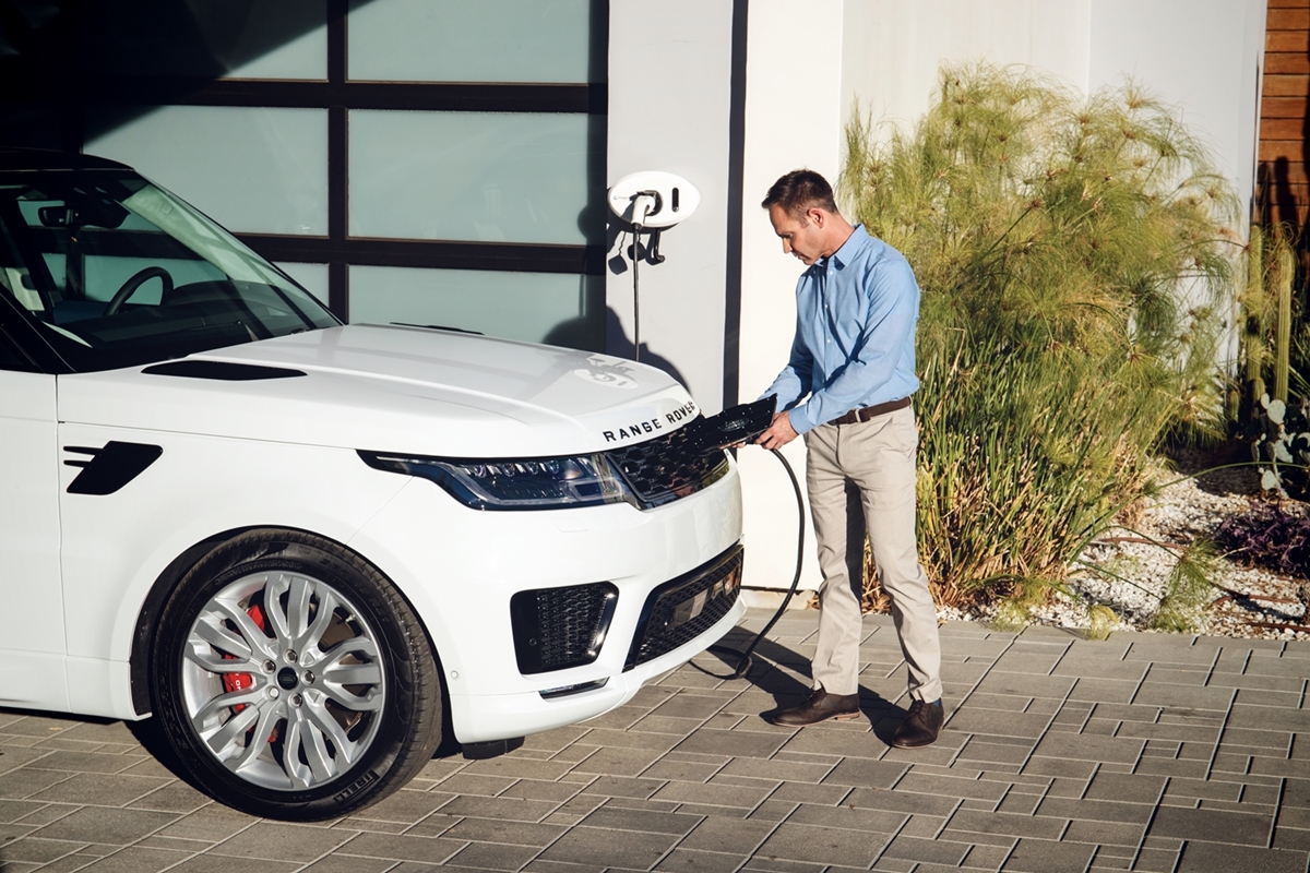 Okosabb és tisztább lett a Range Rover Sport 6