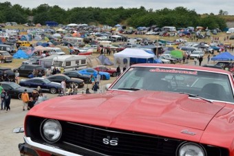 400 ezer lóerő és bikarodeó Komáromban