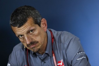 F1: A Renault régi szabályt szegett meg az óvással