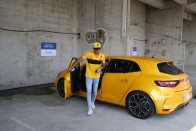 Ezekkel az autókkal nyomulnak az F1-es sztárok Budapesten 58 Ezekkel az autókkal nyomulnak az F1-es sztárok Budapesten 58