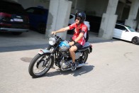 Ezekkel az autókkal nyomulnak az F1-es sztárok Budapesten 71 Ezekkel az autókkal nyomulnak az F1-es sztárok Budapesten 71