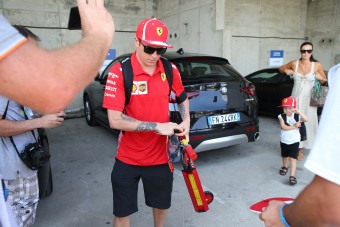 Ezekkel az autókkal nyomulnak az F1-es sztárok Budapesten