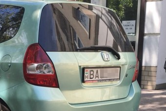 Na, mi nem stimmel ezen a magyar egyedi rendszámon?