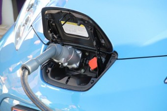 Elkezdődött - már pénzt kérnek a villanyautók töltéséért