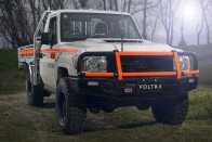 A föld alá süllyed az elektromos Land Cruiser 19