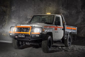 A föld alá süllyed az elektromos Land Cruiser