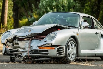 Törötten is egy vagyont ér ez a 959-es Porsche