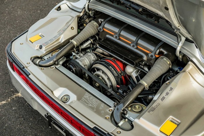 Törötten is egy vagyont ér ez a 959-es Porsche 7