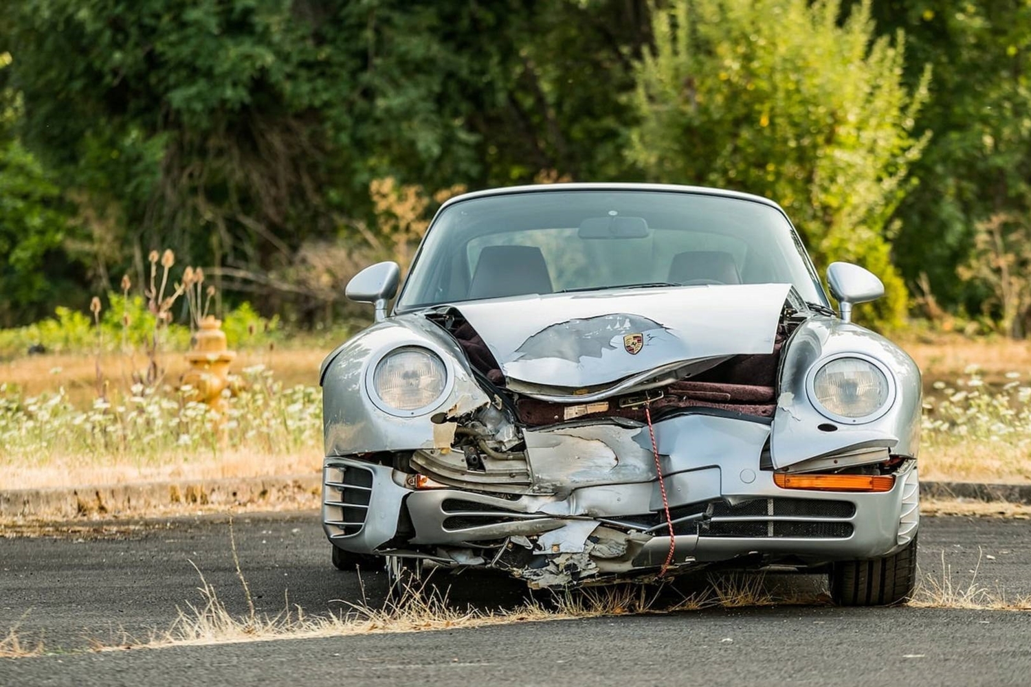 Törötten is egy vagyont ér ez a 959-es Porsche 1