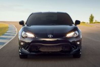 Majdnem versenykupé Toyota GT86-ból 33