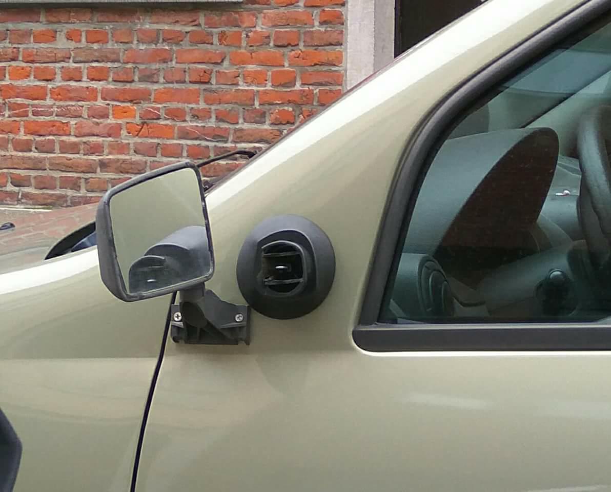 16 erős fotó a műhelyek könnyfakasztó poklából 14