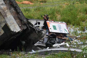 Megrázó fotók a genovai katasztrófáról