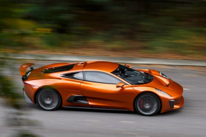 Hibrid középmotoros szupersportkocsi a Jaguartól