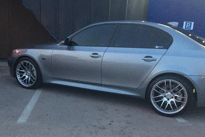 Ez az autós megmutatja milyen a tízpontos bunkó parkolás