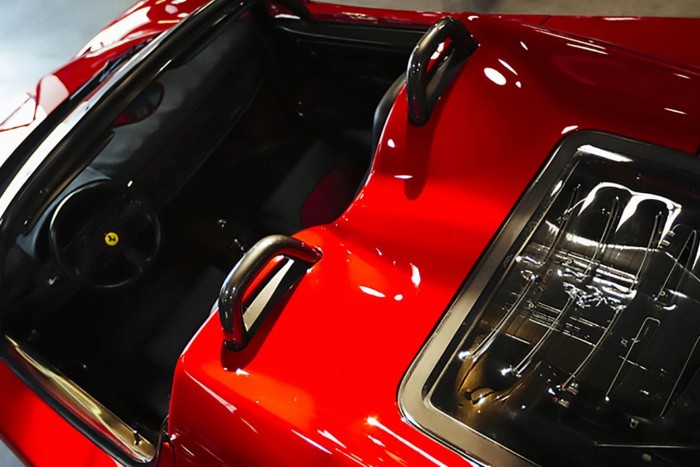 Most megkaparinthatod az első F50-es Ferrarit 6