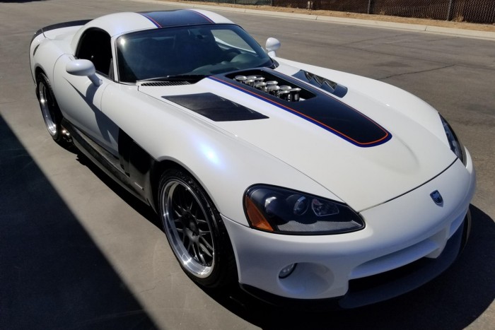 Nem véletlenül olyan furcsa ez a bitang Viper