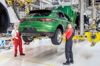 Kínába megy az első Porsche Macan 9