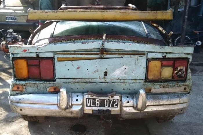 Ettől a szörnyű, tákolt autótól sajogni fog a retinád