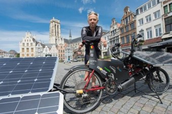 Elektromos bringával Franciaországból Kínába