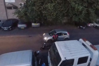 Nagy bajba kerülhet az igazságosztó autós, amiért lezúzta a tolvajokat