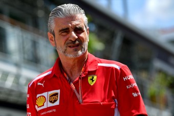 F1: Nem bukik meg a Ferrari-főnök?