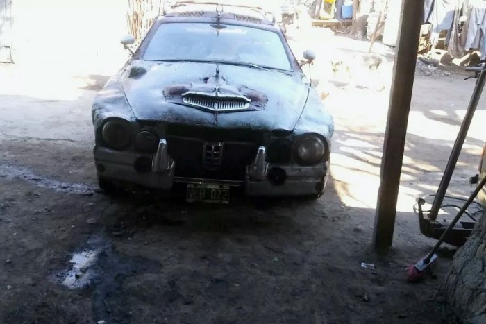 Ettől a szörnyű, tákolt autótól sajogni fog a retinád 3