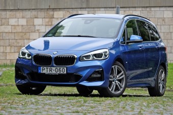 Családi minibusz BMW emblémával: BMW 220d Gran Tourer teszt