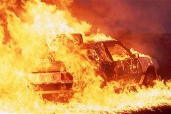 Egymás után gyulladnak ki a luxusautók