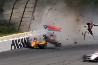 Brutális baleset történt az IndyCar sorozat futamán