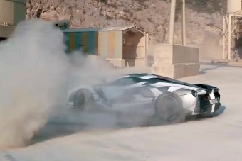 Porban forgatják ezt a ritka csoda-Ferrarit