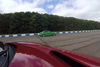 400 villanyos vagy benzines lóerő gyorsabb? Itt a válasz!