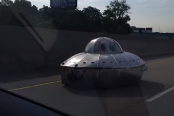 UFO-t videóztak az autópályán