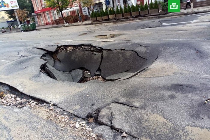 Szívszorító fotók az ukrán fővárosból, ahol mindent elöntött a víz 7