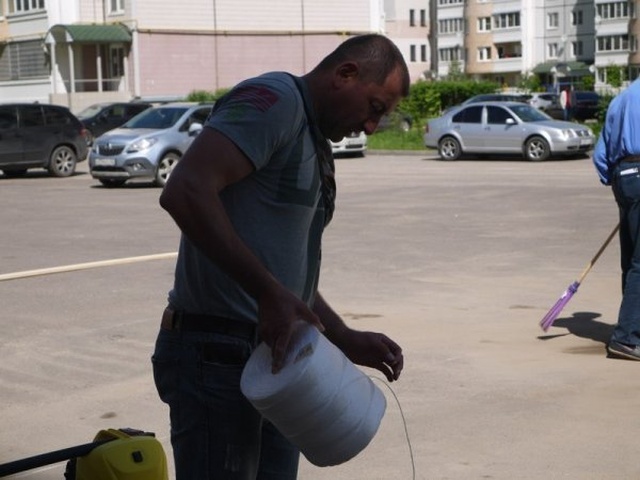 Nem vártak másra, maguk oldották meg a lakótelepen a parkolási problémát 3