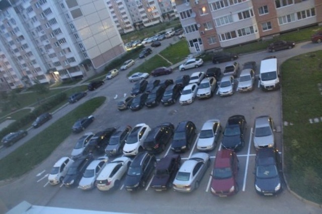 Nem vártak másra, maguk oldották meg a lakótelepen a parkolási problémát 5