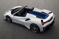 Ledobta tetejét a Ferrari 488 Pista 11