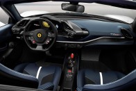 Ledobta tetejét a Ferrari 488 Pista 16