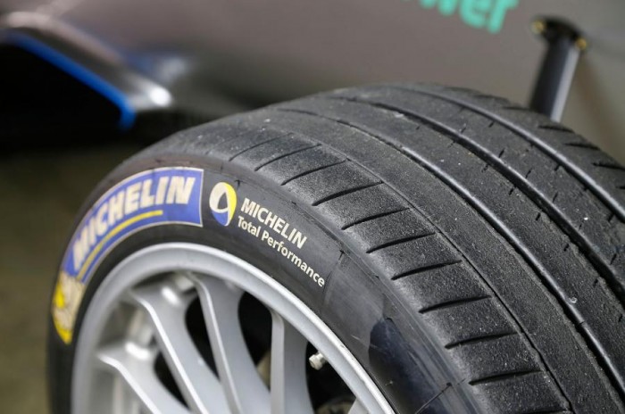 F1: A Michelin nem jön, nem lesz gumiháború