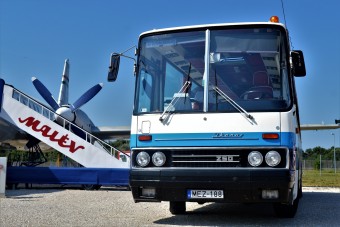 Ezzel a csodálatos Ikarusszal búcsúzunk a nyártól