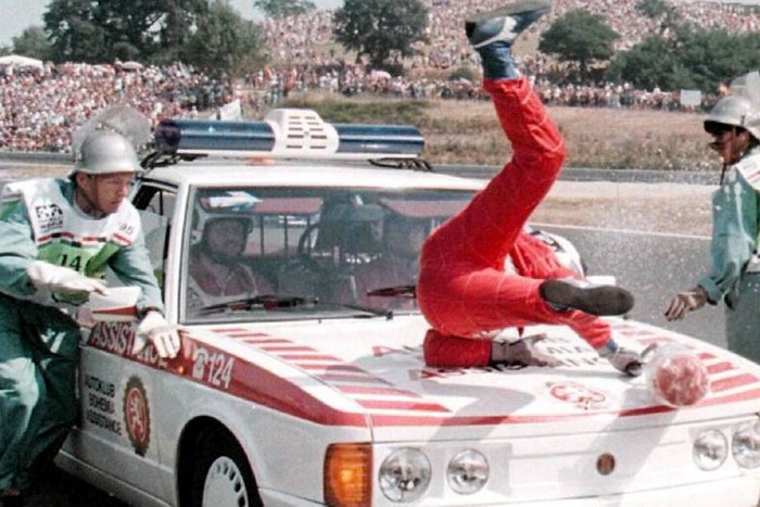 Videó: Börleszk, lábtörés a Hungaroringen