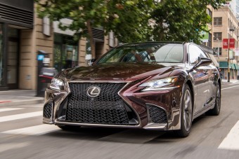 Kategóriát ugrik a Lexus IS?