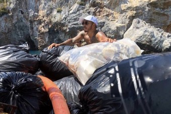 F1: Hamilton szeméttel mocskolta be a kezét