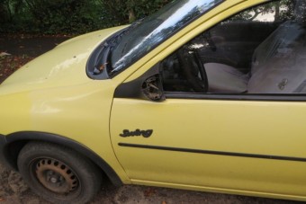 Felmosónyéllel püföltek autókat Csongrádban